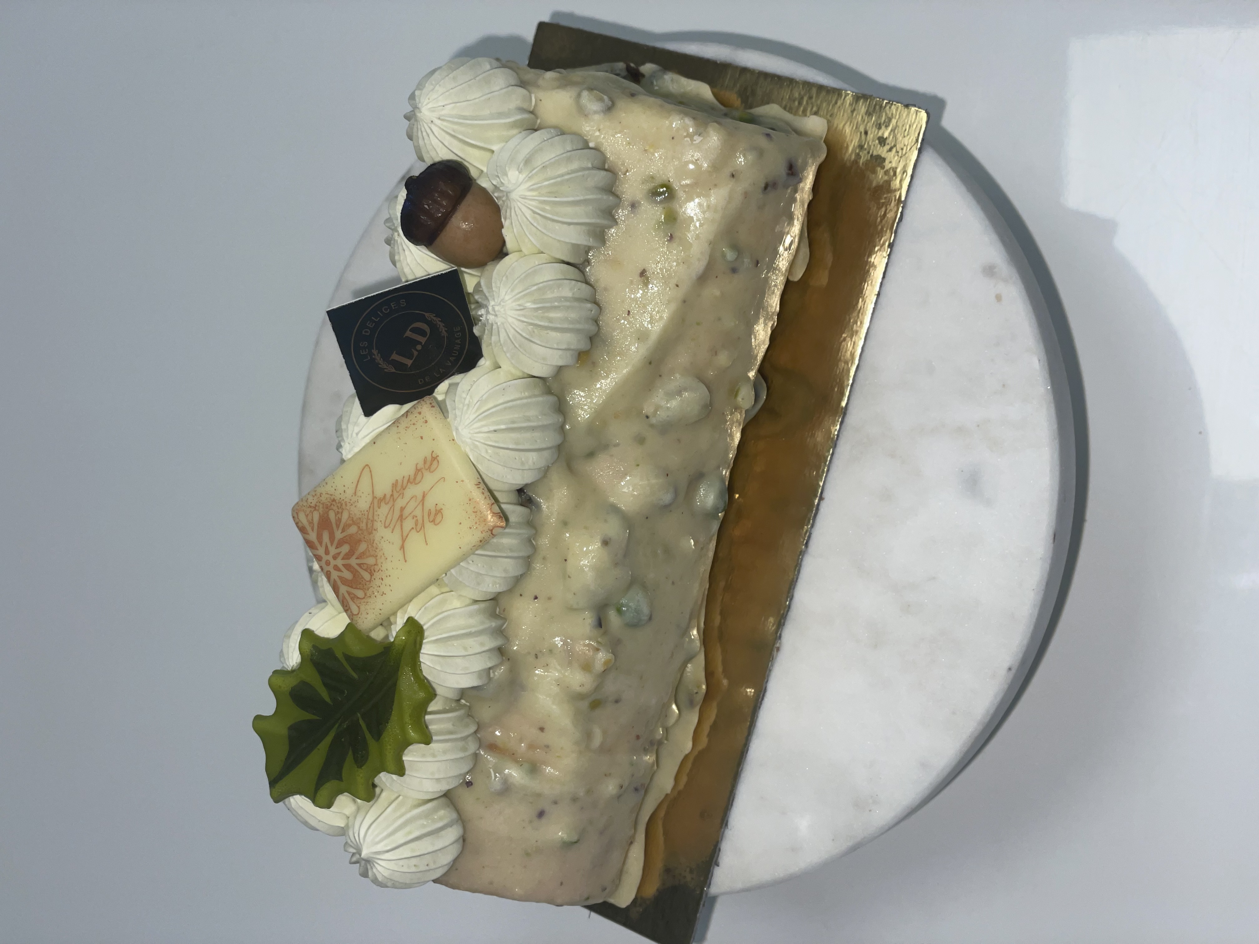 BÛCHE ROULÉE PISTACHE